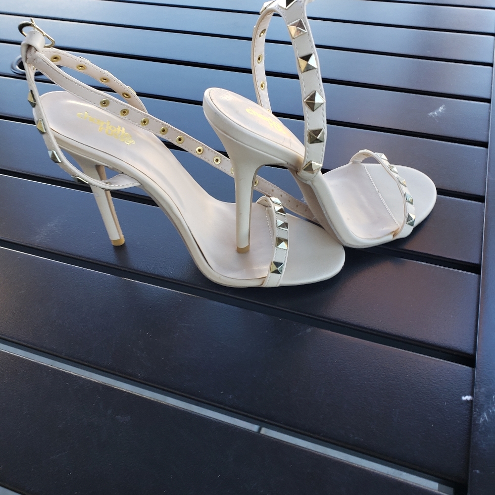 Shoes - Picture 3 of 4